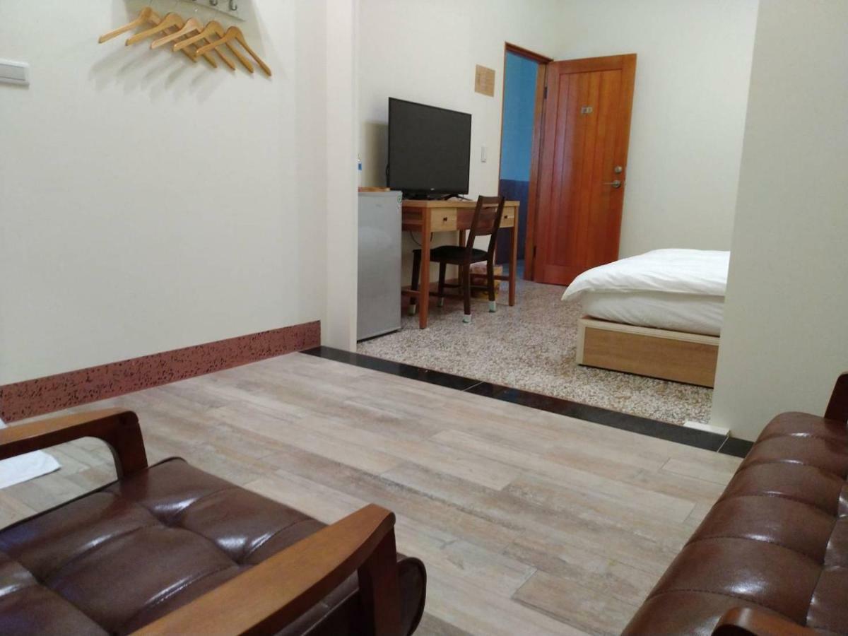 Freedom B&B Тайнань Экстерьер фото